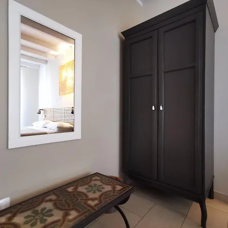 Re Umberto לינה וארוחת בוקר מילאצו